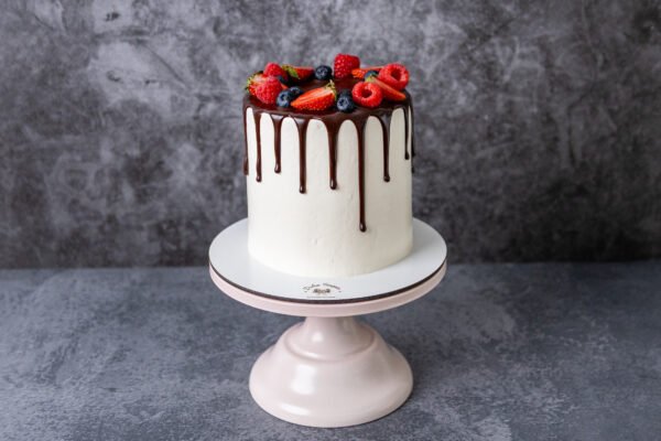 Drip Cake con Frutos Rojos