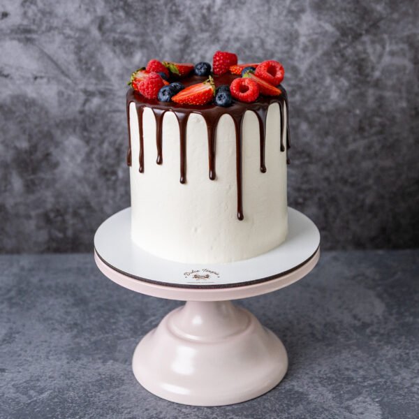 Drip Cake con Frutos Rojos