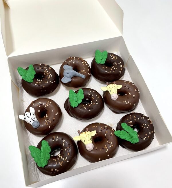 Donuts bañados en chocolate con decoración 2D (min. 6 unid.) - Imagen 6